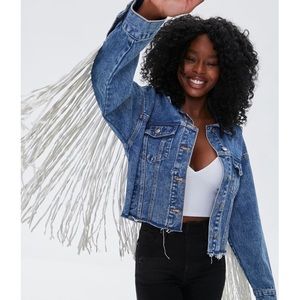 forever 21 denim fringe jacket🎀🤍